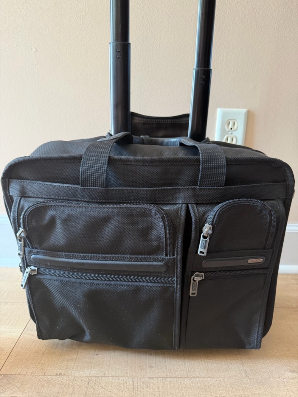 TUMI Alpha Deluxe Wheeled Business Travel Briefcase Carry On Laptop 26003D4
